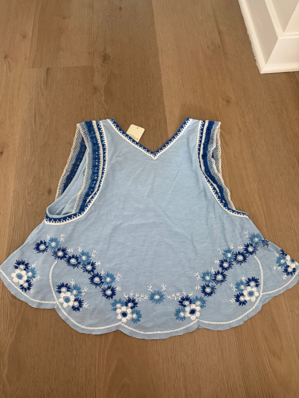 Free People Madden Embroidered Top NWT - Picture 8 of 9